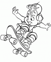 Мальчик в кепке на скейтборде